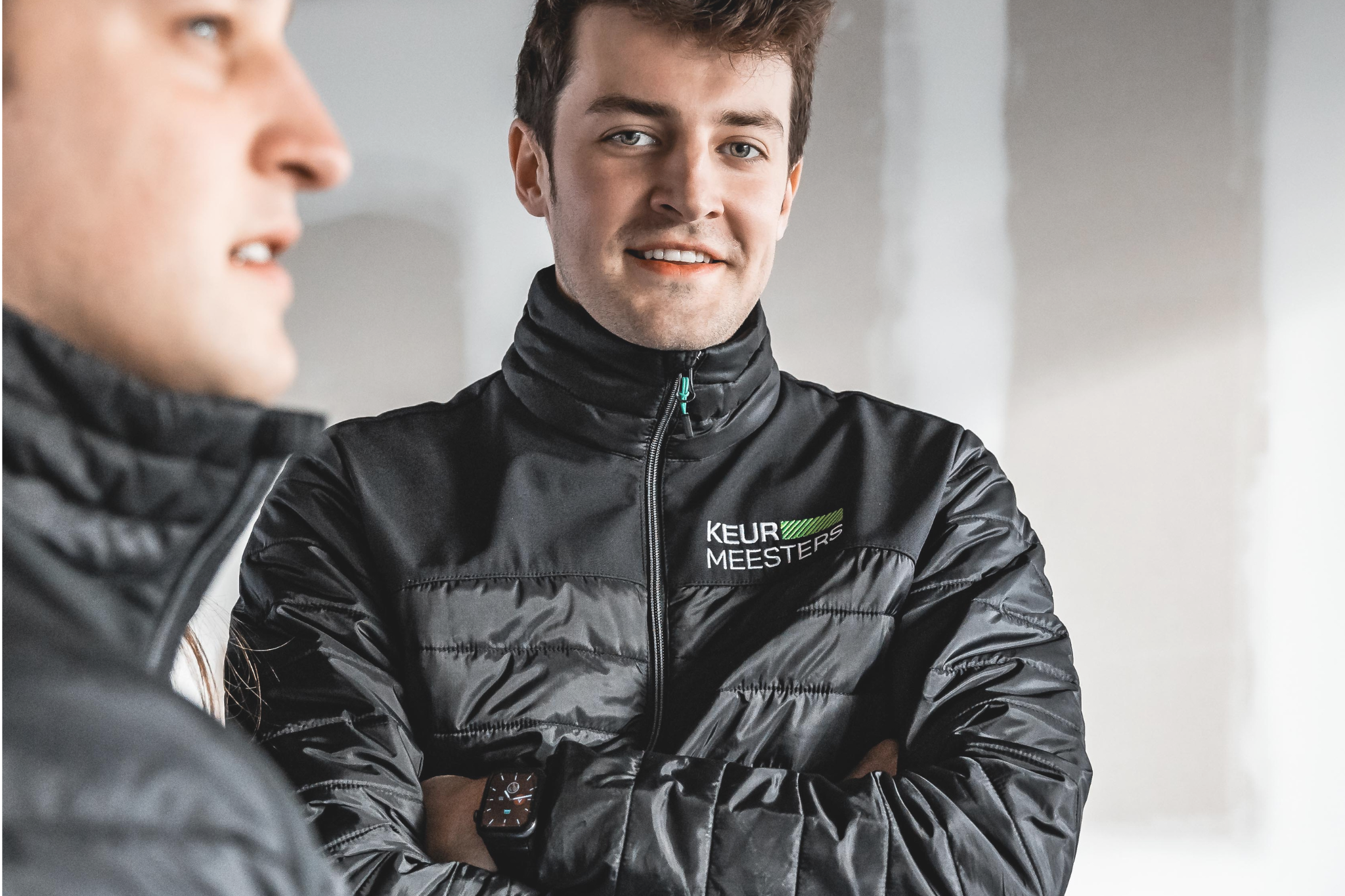 Energiedeskundige voert EPC uit in woning in Dendermonde